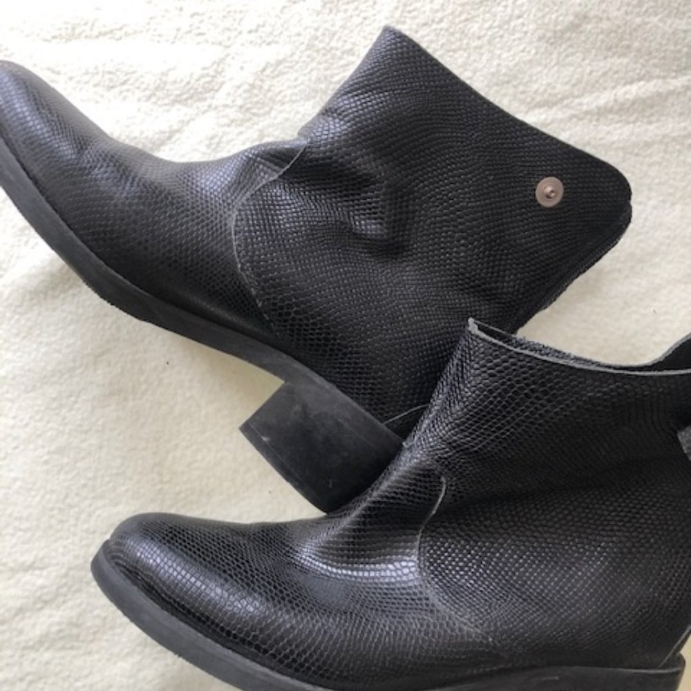 Loft 37 black booties